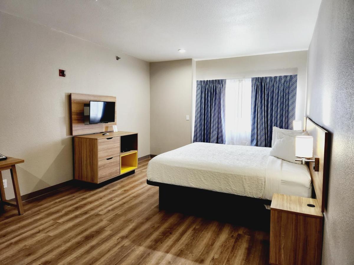 Days Inn & Suites By Wyndham Corpus Christi Central Buitenkant foto